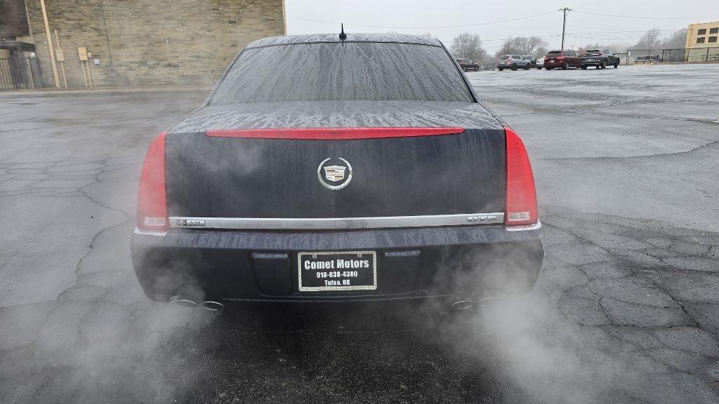 Cadillac DTS Sedan 2007
