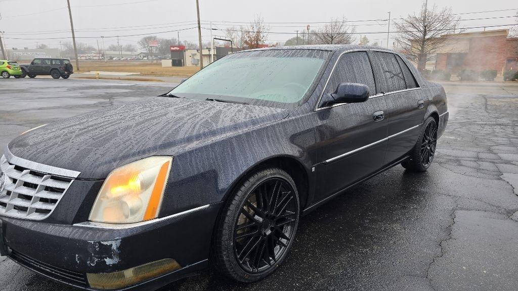 Cadillac DTS Sedan 2007