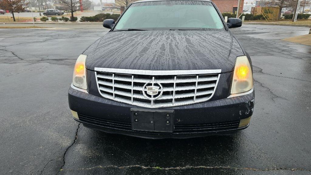 Cadillac DTS Sedan 2007