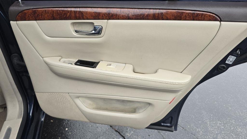 Cadillac DTS Sedan 2007