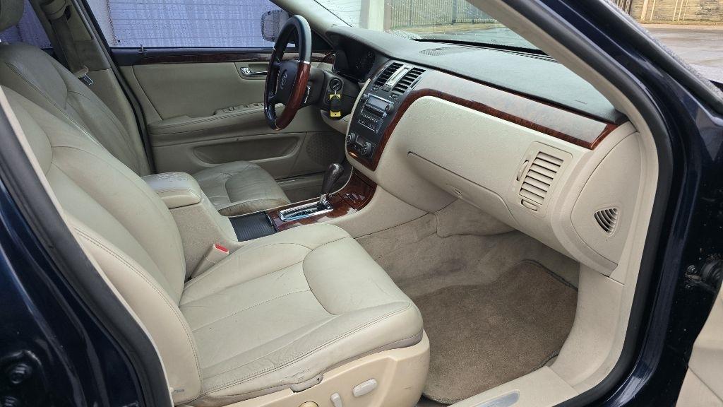 Cadillac DTS Sedan 2007
