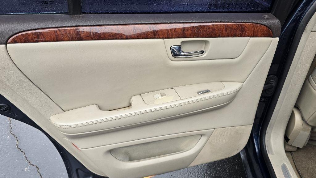 Cadillac DTS Sedan 2007