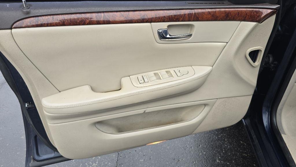 Cadillac DTS Sedan 2007