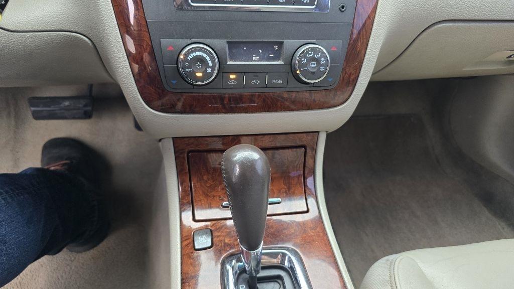 Cadillac DTS Sedan 2007