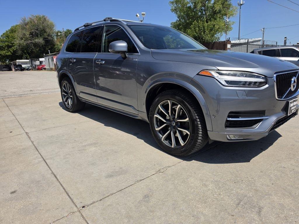 2017 Volvo XC90 T6 Momentum AWD