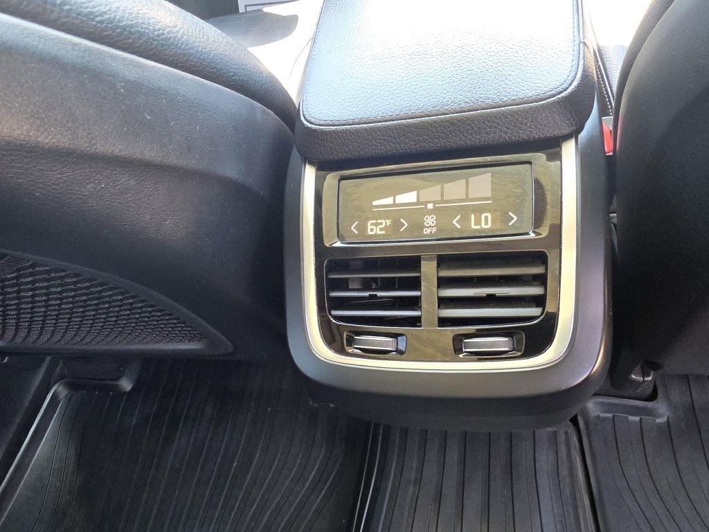 Volvo XC90 T6 Momentum AWD 2017