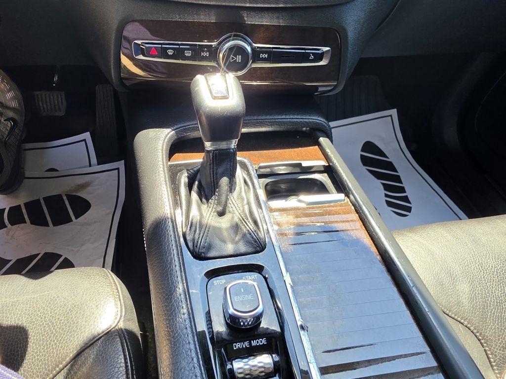 Volvo XC90 T6 Momentum AWD 2017