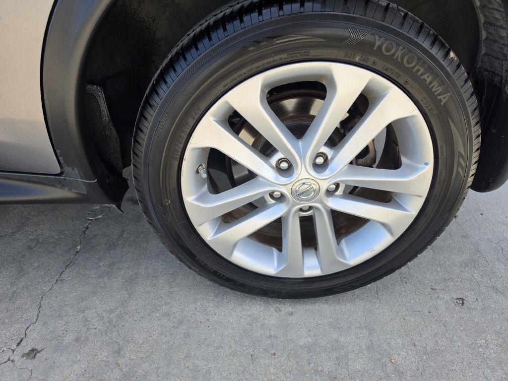 Nissan Juke S FWD 2013