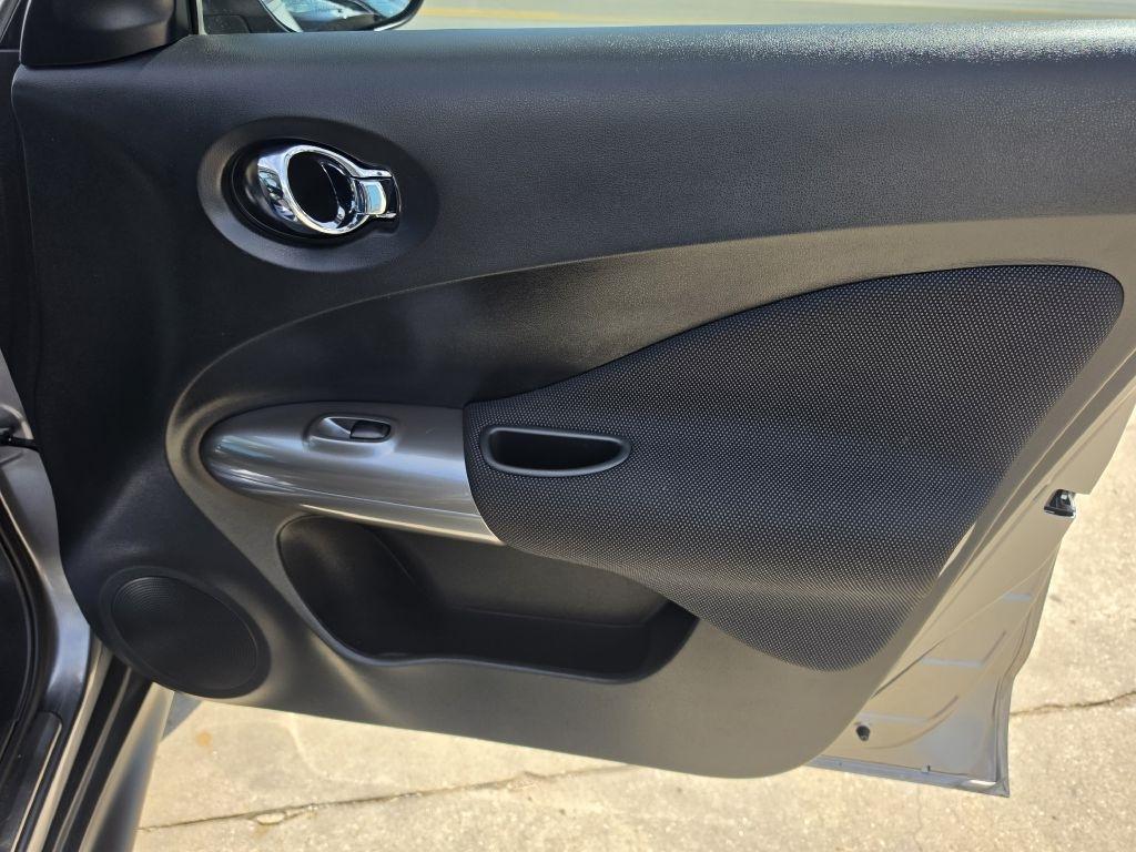 Nissan Juke S FWD 2013