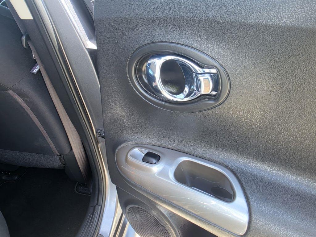 Nissan Juke S FWD 2013