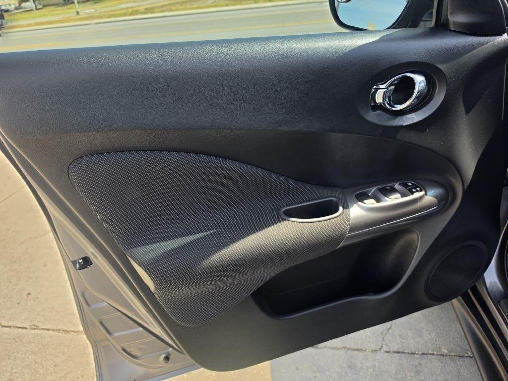 Nissan Juke S FWD 2013