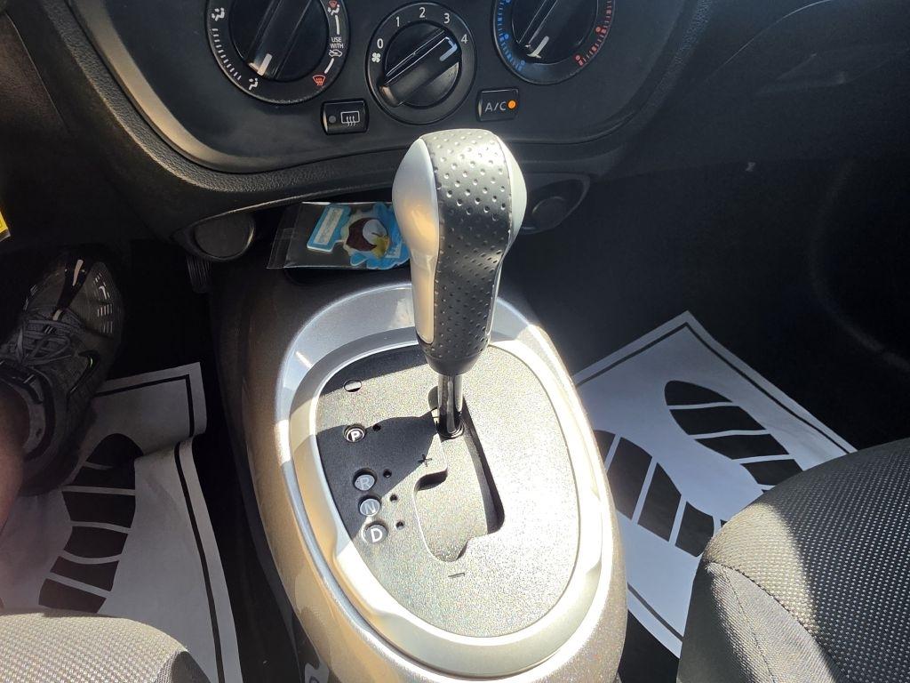 Nissan Juke S FWD 2013