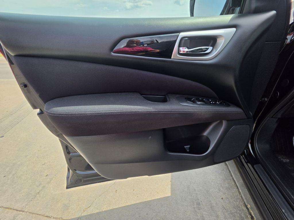 Nissan Pathfinder S 2WD 2017