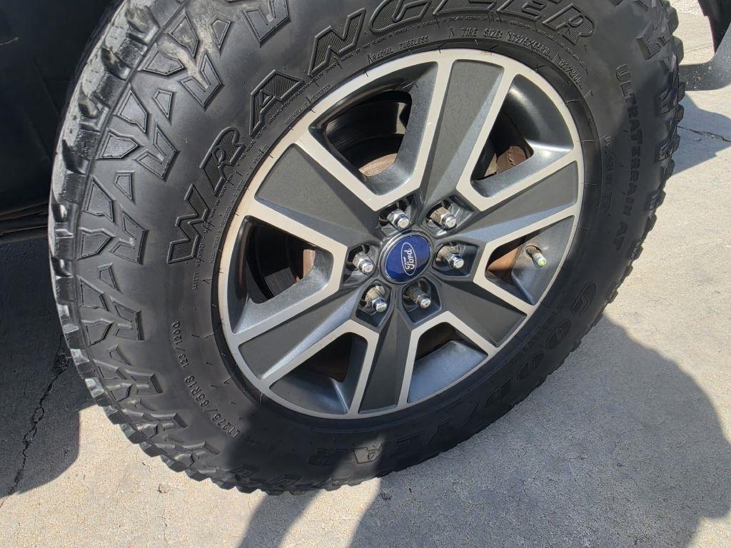 Ford F-150 XL SuperCrew 5.5-ft. Bed 4WD 2016