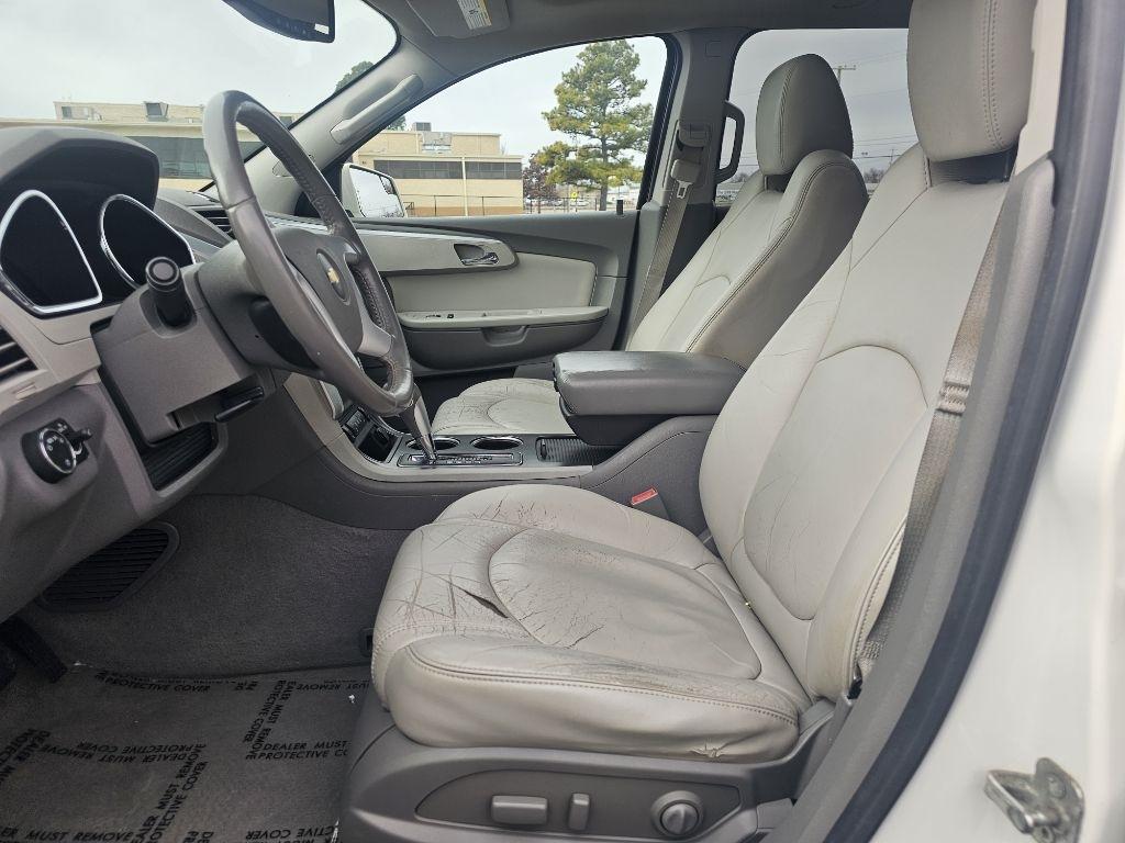 Chevrolet Traverse 2LT FWD 2011