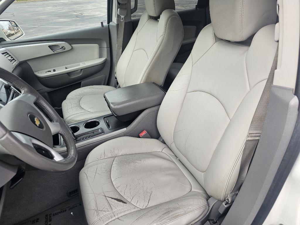 Chevrolet Traverse 2LT FWD 2011