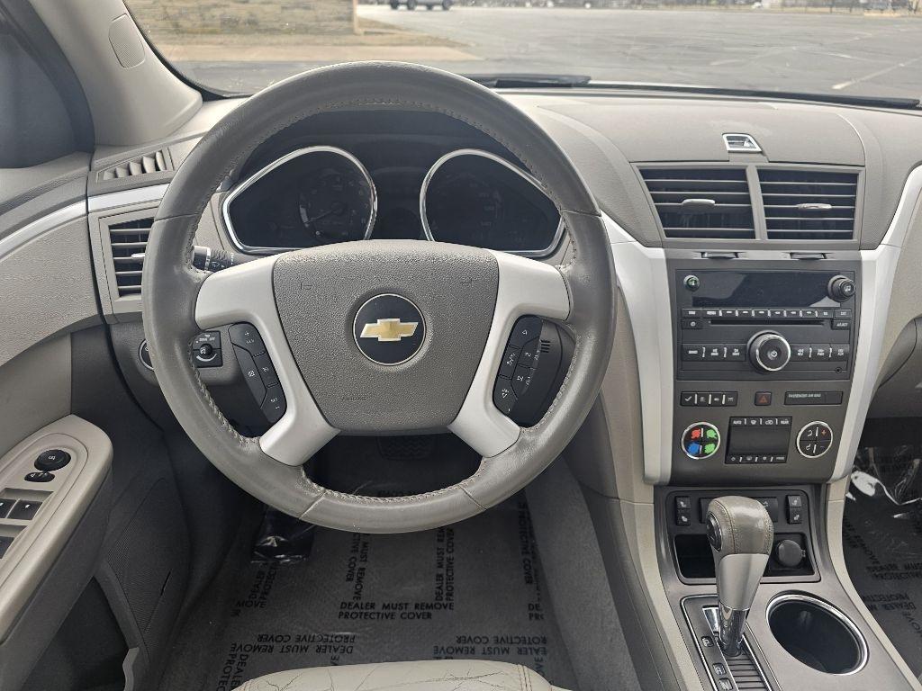 Chevrolet Traverse 2LT FWD 2011