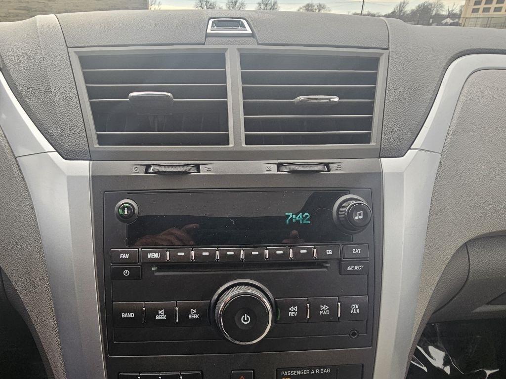 Chevrolet Traverse 2LT FWD 2011
