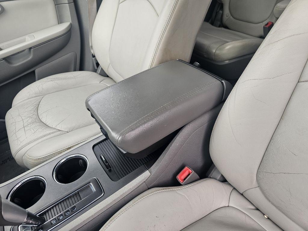 Chevrolet Traverse 2LT FWD 2011