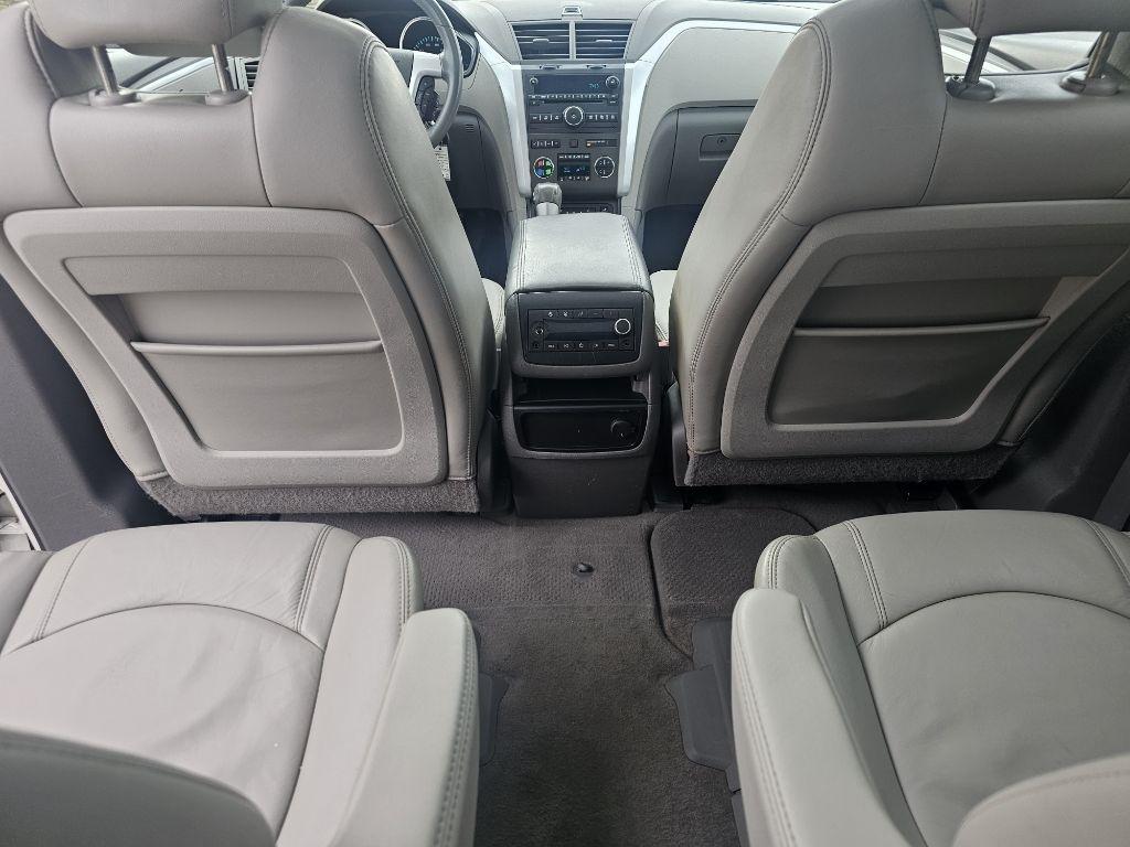Chevrolet Traverse 2LT FWD 2011