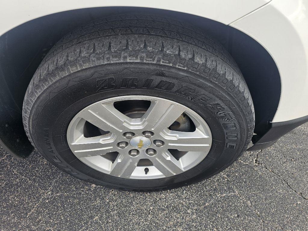 Chevrolet Traverse 2LT FWD 2011