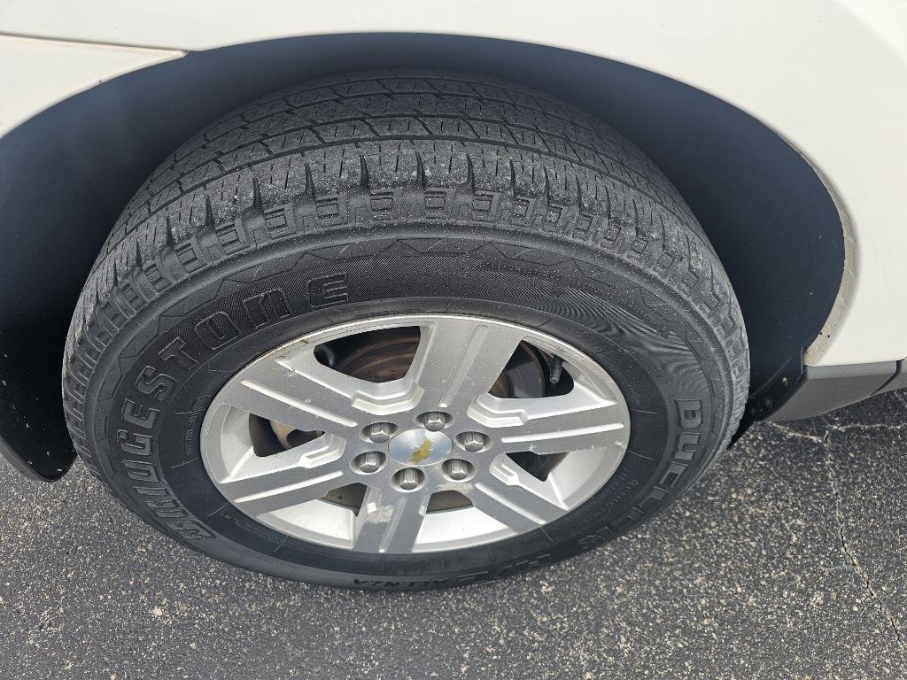 Chevrolet Traverse 2LT FWD 2011