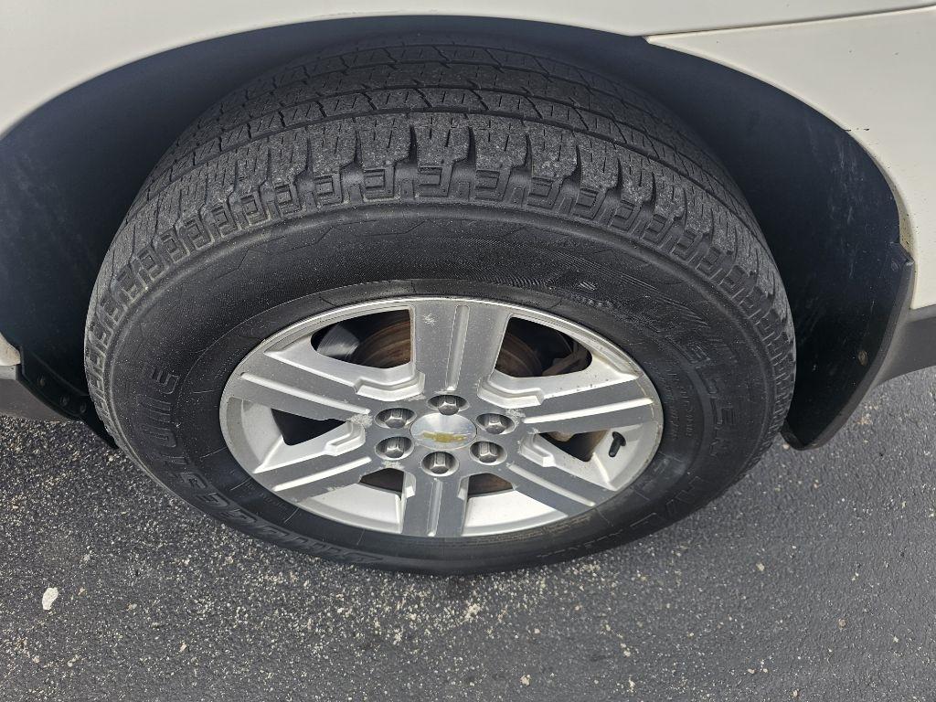 Chevrolet Traverse 2LT FWD 2011