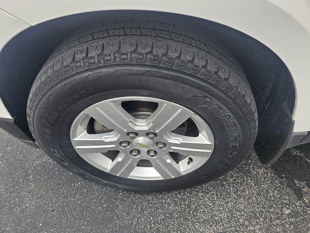 Chevrolet Traverse 2LT FWD 2011