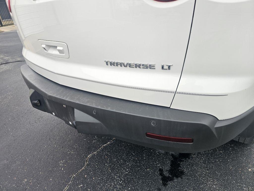 Chevrolet Traverse 2LT FWD 2011