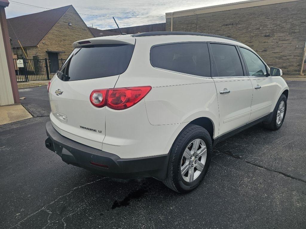 Chevrolet Traverse 2LT FWD 2011