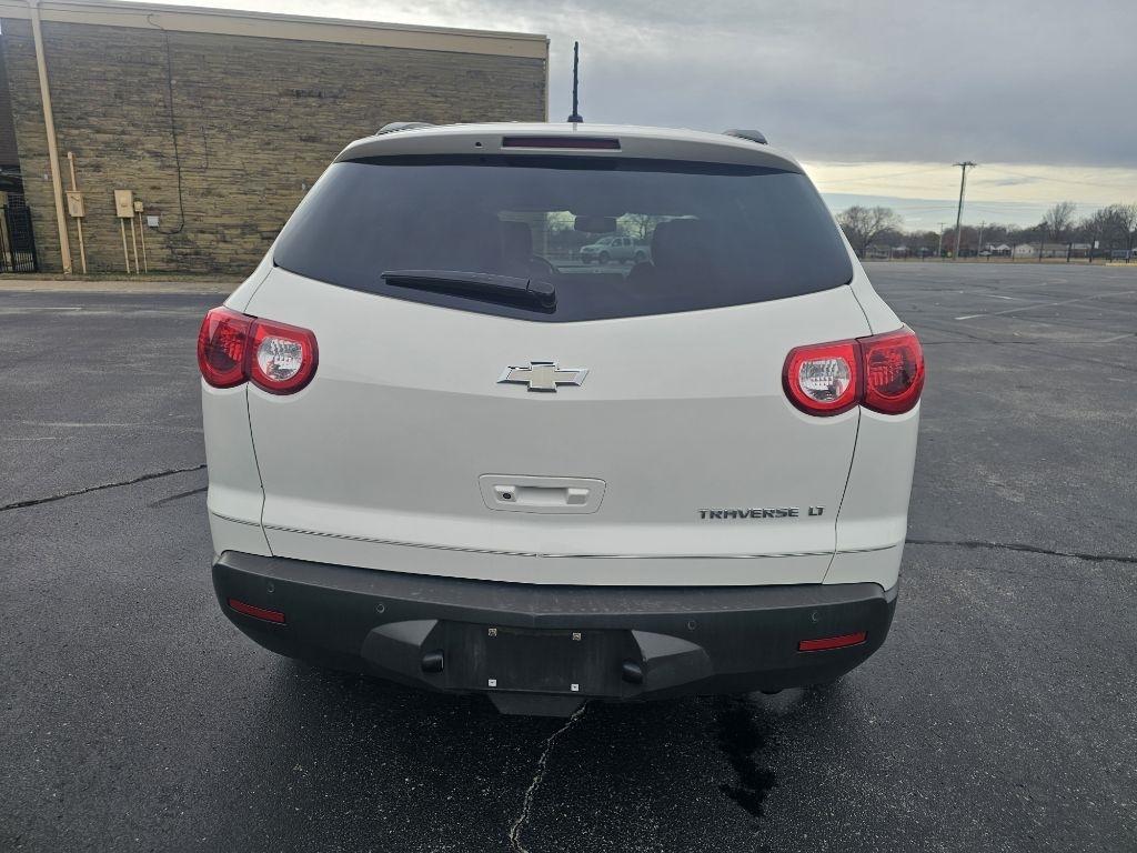 Chevrolet Traverse 2LT FWD 2011