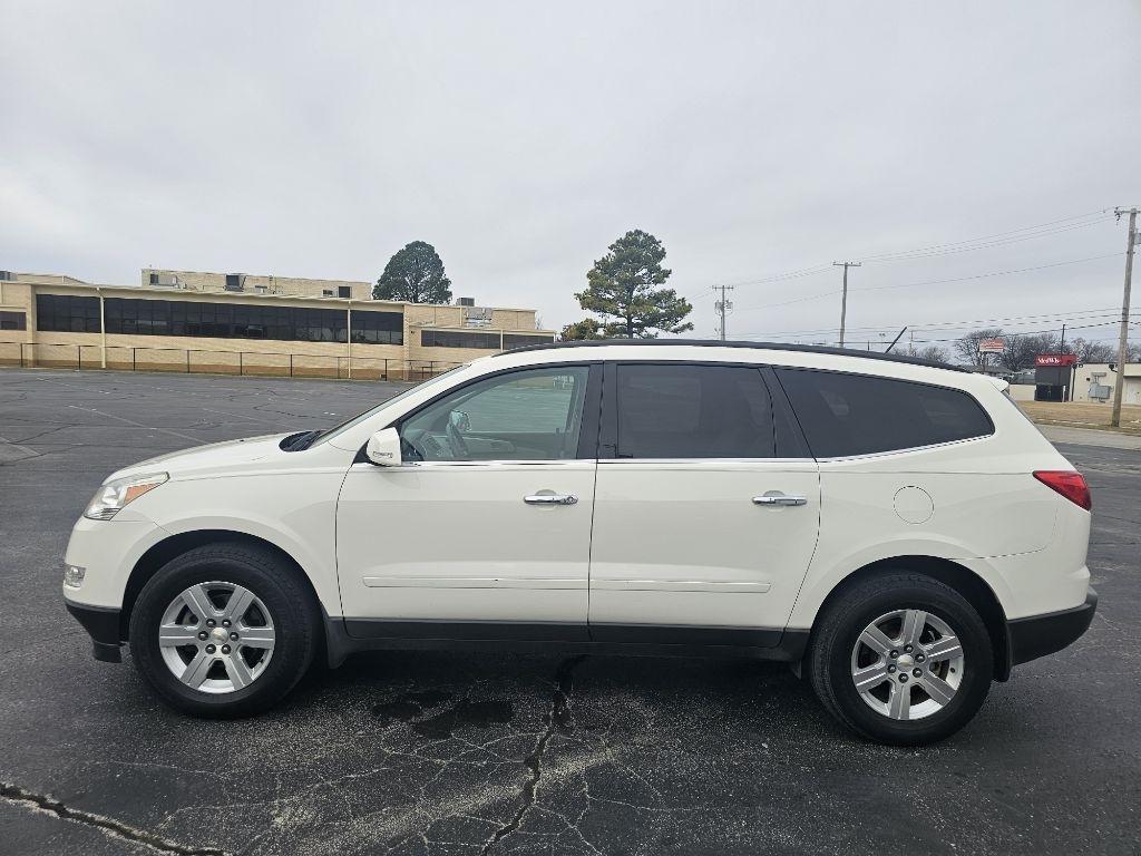 Chevrolet Traverse 2LT FWD 2011