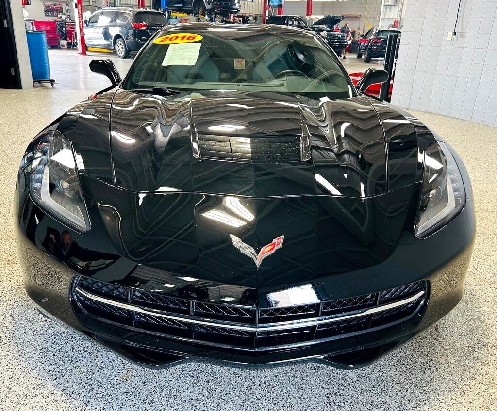 2016 Chevrolet Corvette Stingray 1LT photo 2
