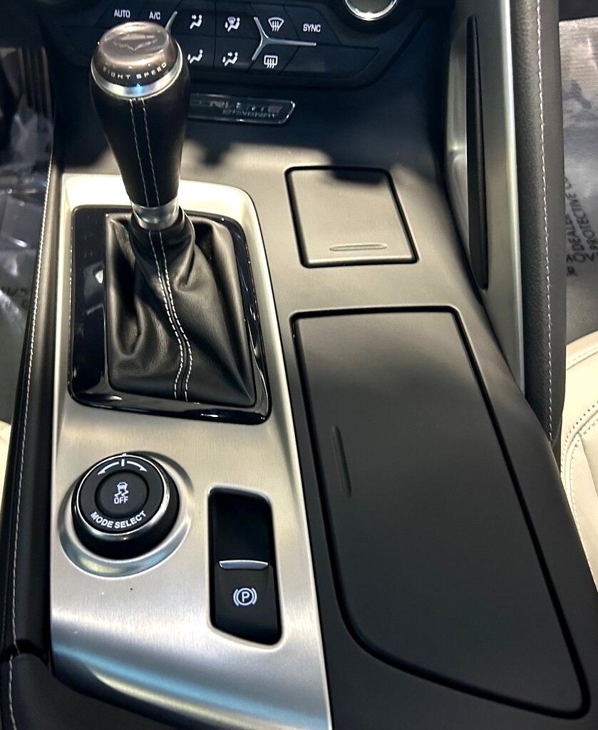 Chevrolet Corvette 2dr Stingray Cpe w/1LT 2016 Chevrolet Corvette 2dr Stingray Cpe w/1LT 2016