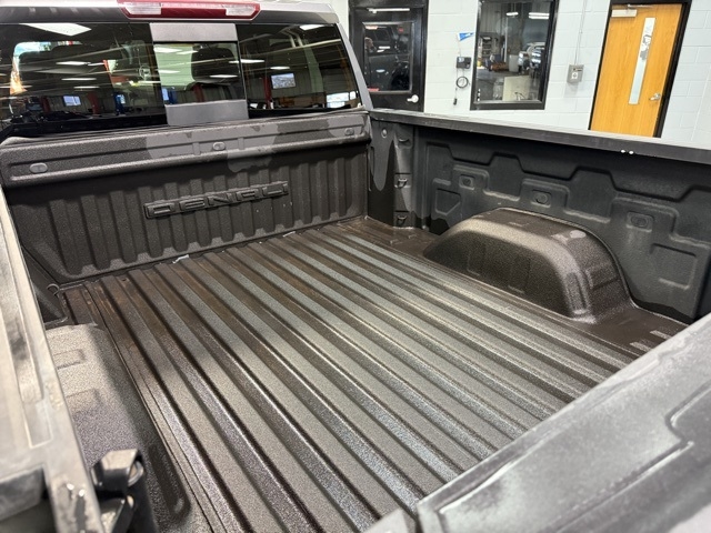 GMC Sierra 1500 4WD Crew Cab 147" Denali 2021 GMC Sierra 1500 4WD Crew Cab 147" Denali 2021