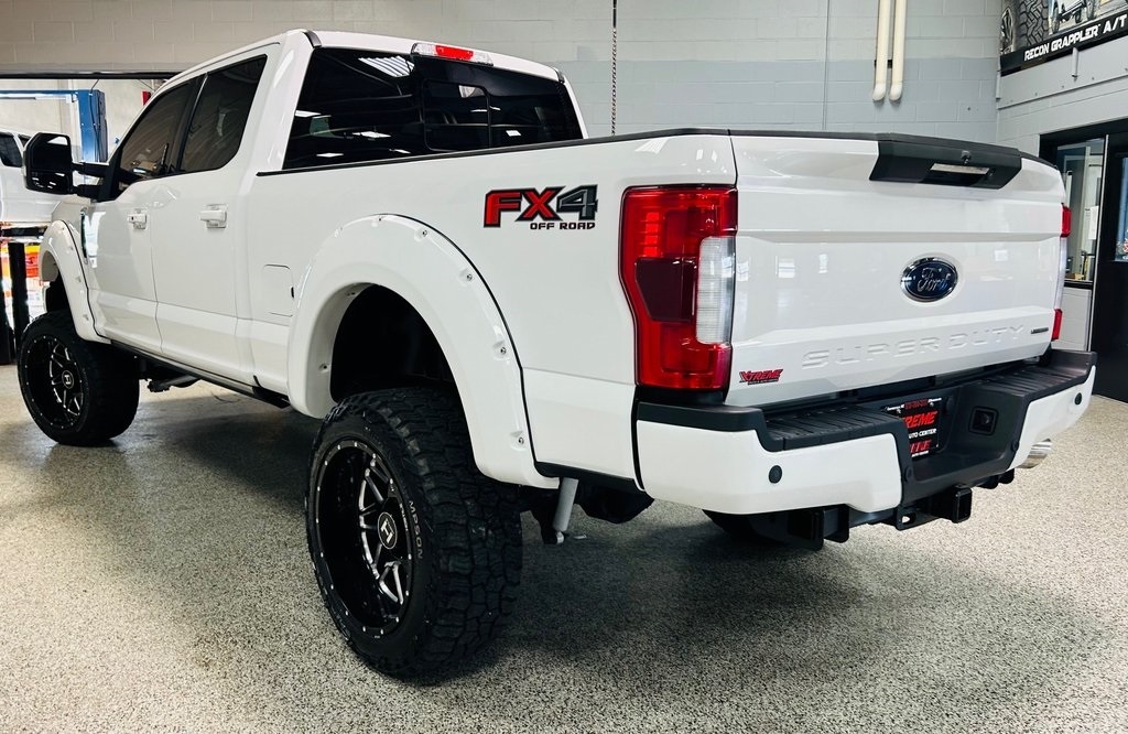 Ford Super Duty F-250 SRW Lariat 4WD Crew Cab 8' Box 2017 Ford Super Duty F-250 SRW Lariat 4WD Crew Cab 8' Box 2017
