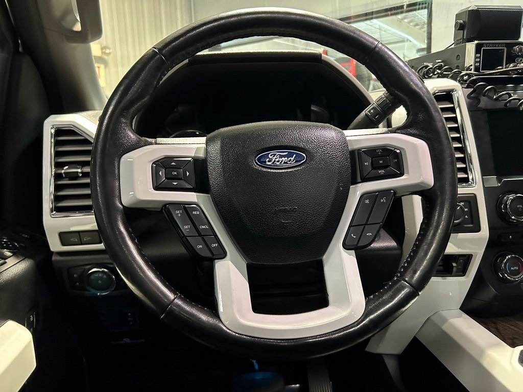 Ford Super Duty F-250 SRW Lariat 4WD Crew Cab 8' Box 2017 Ford Super Duty F-250 SRW Lariat 4WD Crew Cab 8' Box 2017