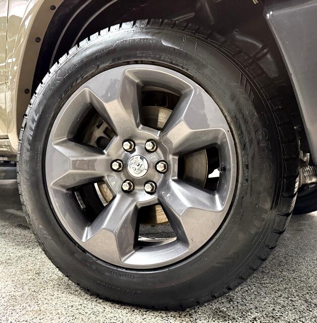 RAM 1500 Big Horn 4x4 Crew Cab 5'7" Box 2020