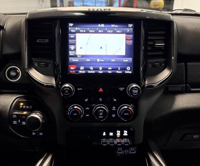 RAM 1500 Big Horn 4x4 Crew Cab 5'7" Box 2020