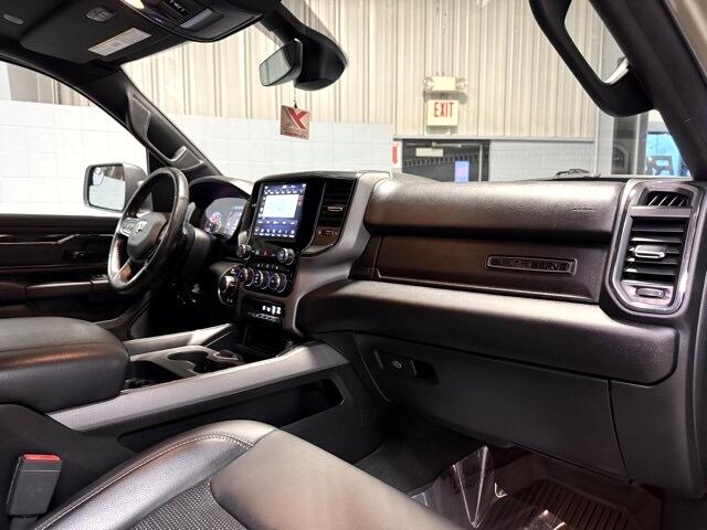 RAM 1500 Big Horn 4x4 Crew Cab 5'7" Box 2020