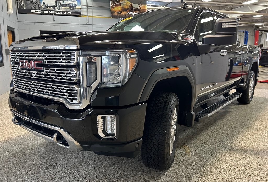 GMC Sierra 2500HD 4WD Crew Cab 159" Denali 2020