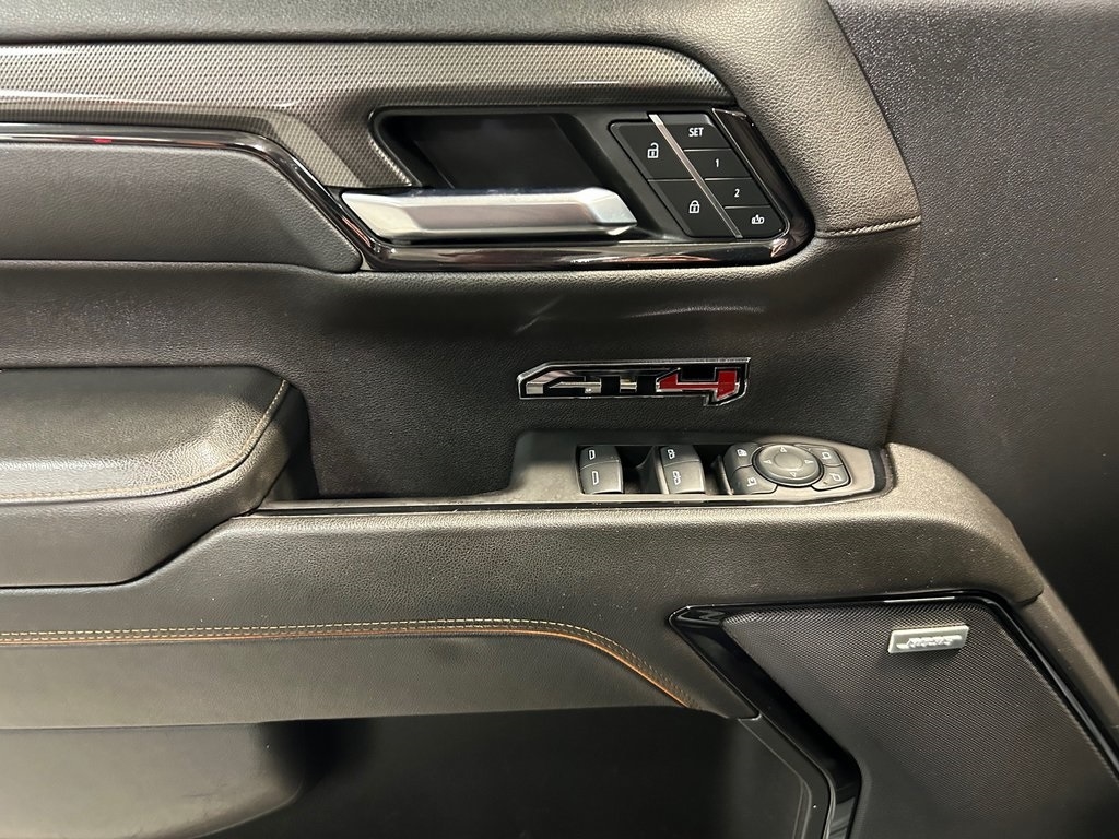 GMC Sierra 1500 4WD Crew Cab 147" AT4 2023