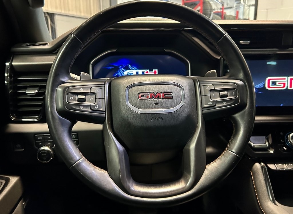 GMC Sierra 1500 4WD Crew Cab 147" AT4 2023