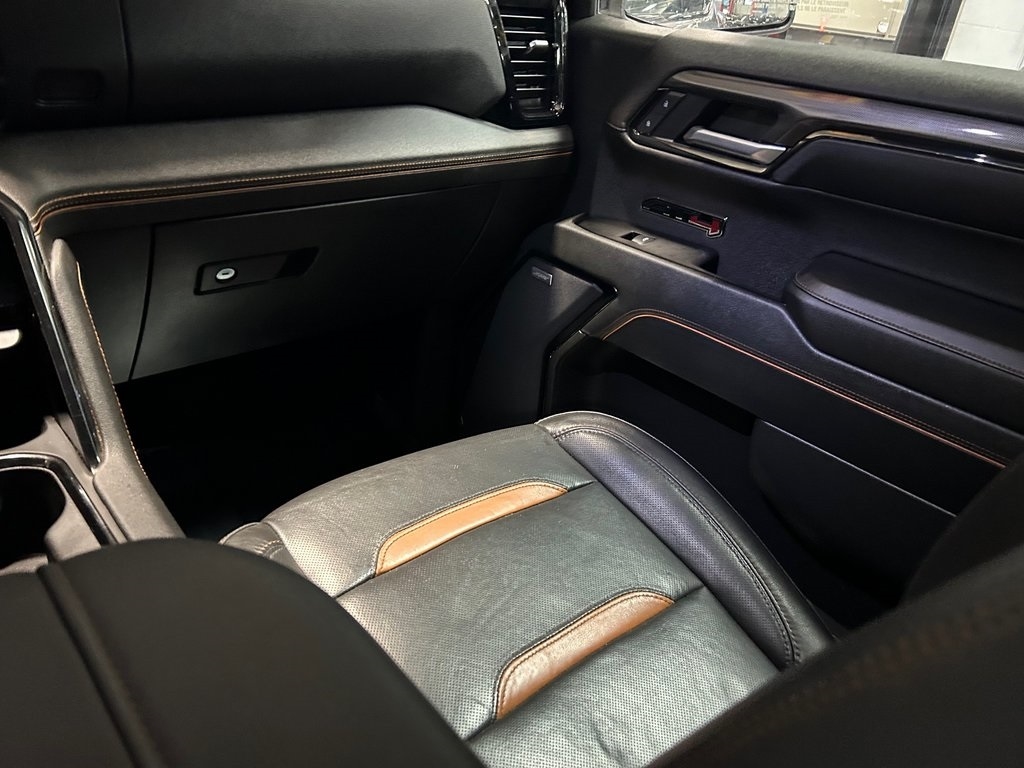 GMC Sierra 1500 4WD Crew Cab 147" AT4 2023