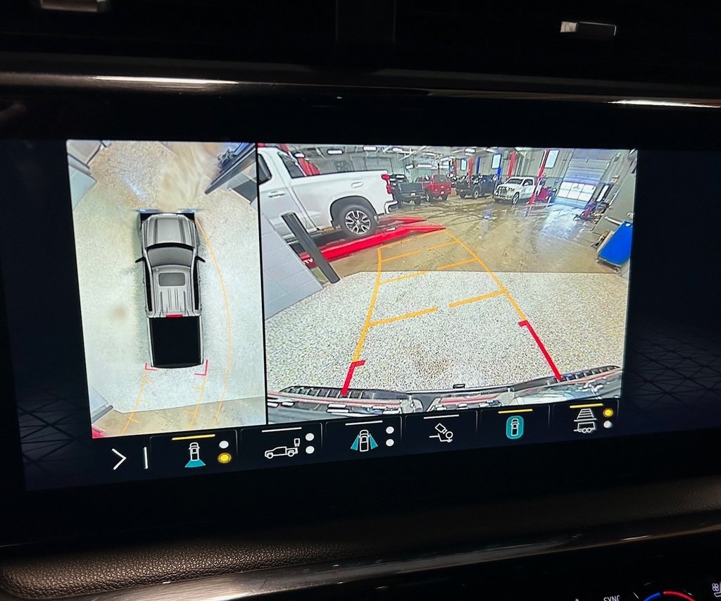 GMC Sierra 1500 4WD Crew Cab 147" AT4 2023