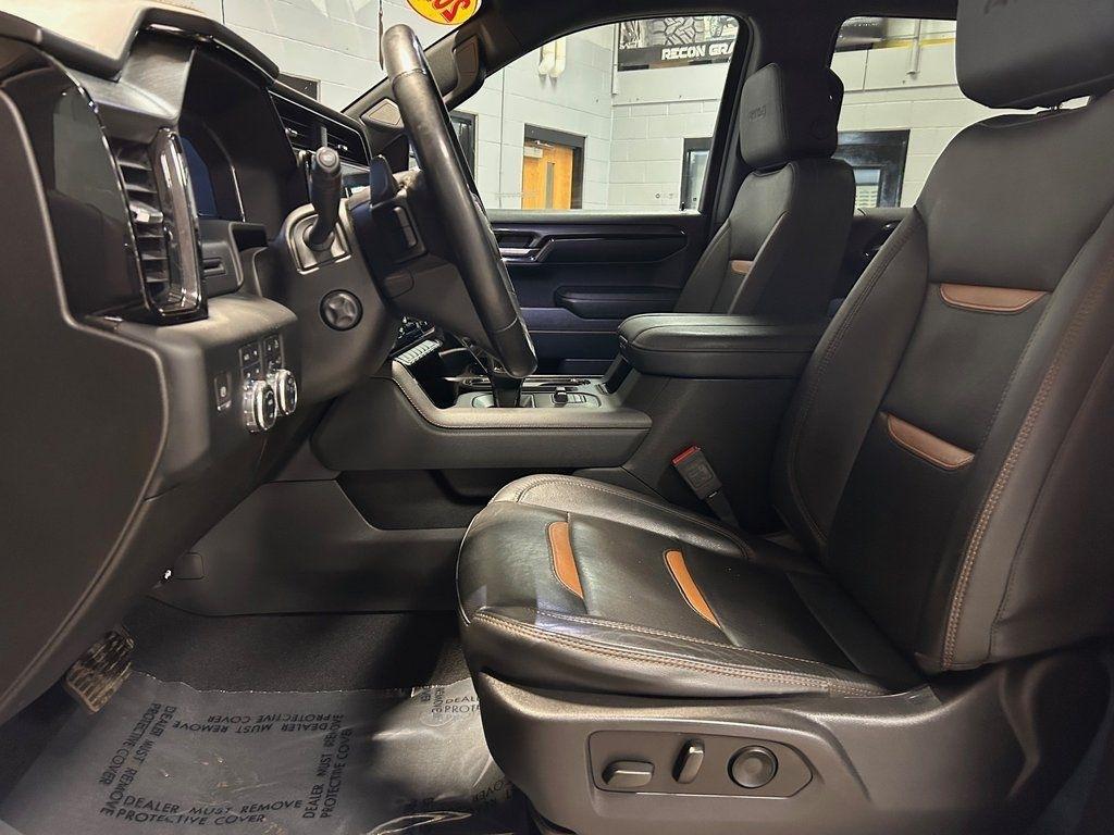 GMC Sierra 1500 4WD Crew Cab 147" AT4 2023