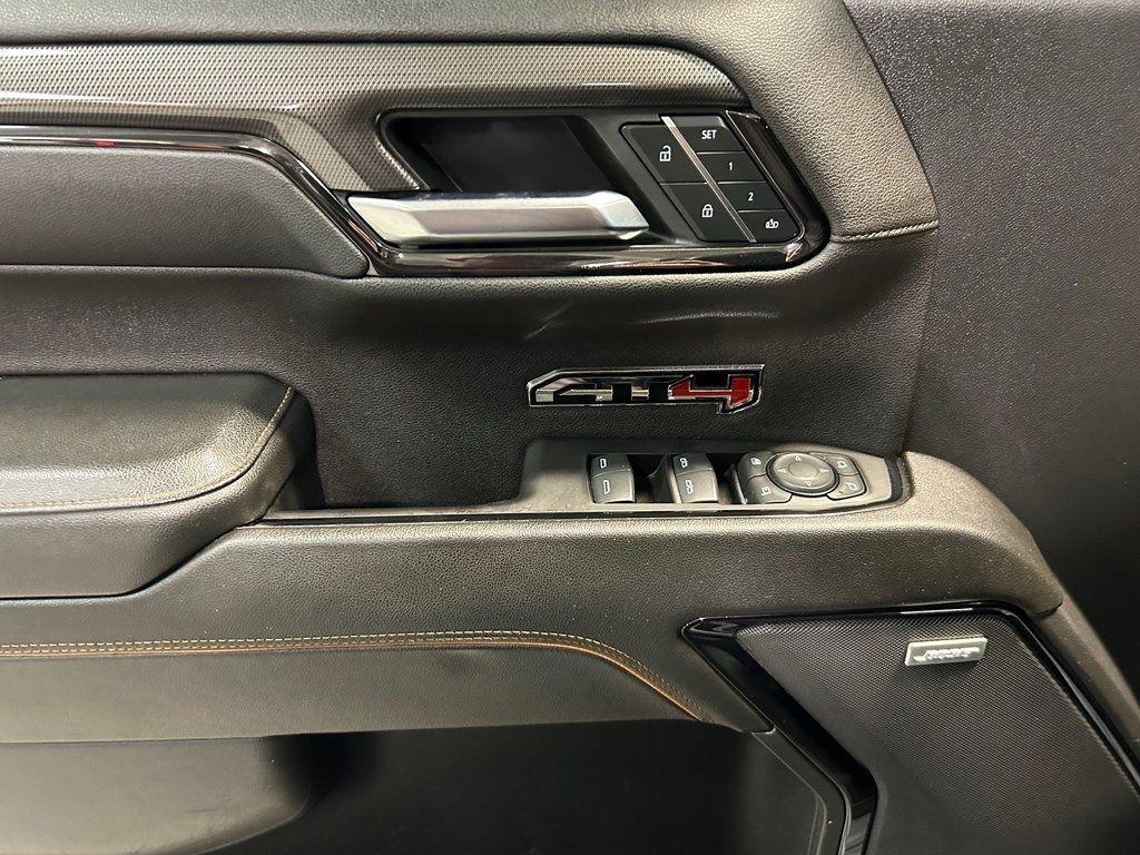 GMC Sierra 1500 4WD Crew Cab 147" AT4 2023