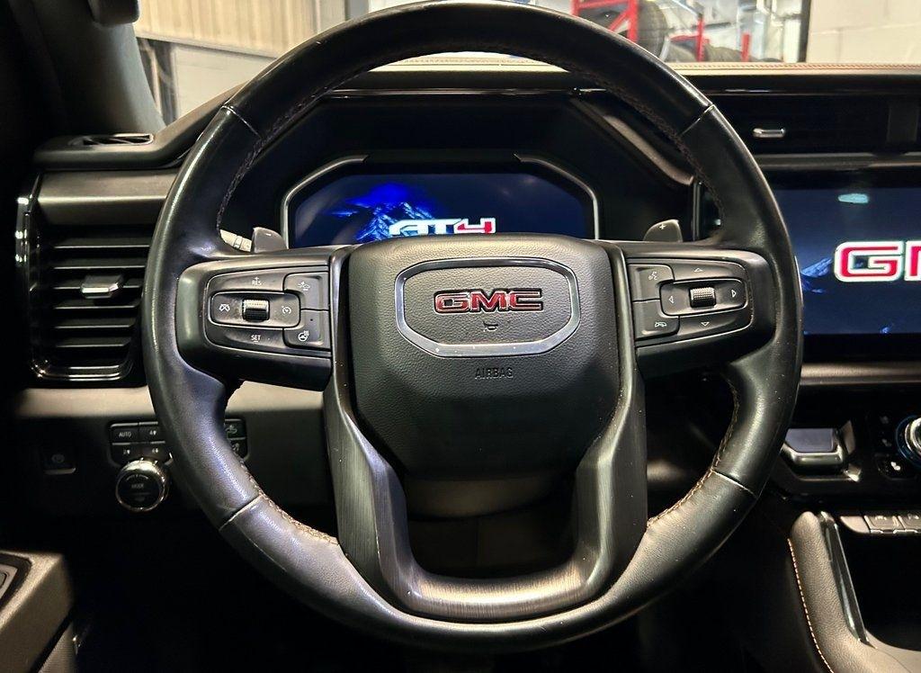 GMC Sierra 1500 4WD Crew Cab 147" AT4 2023