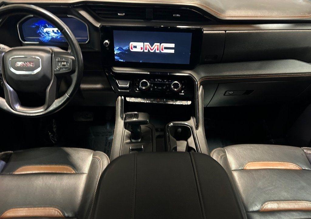 GMC Sierra 1500 4WD Crew Cab 147" AT4 2023