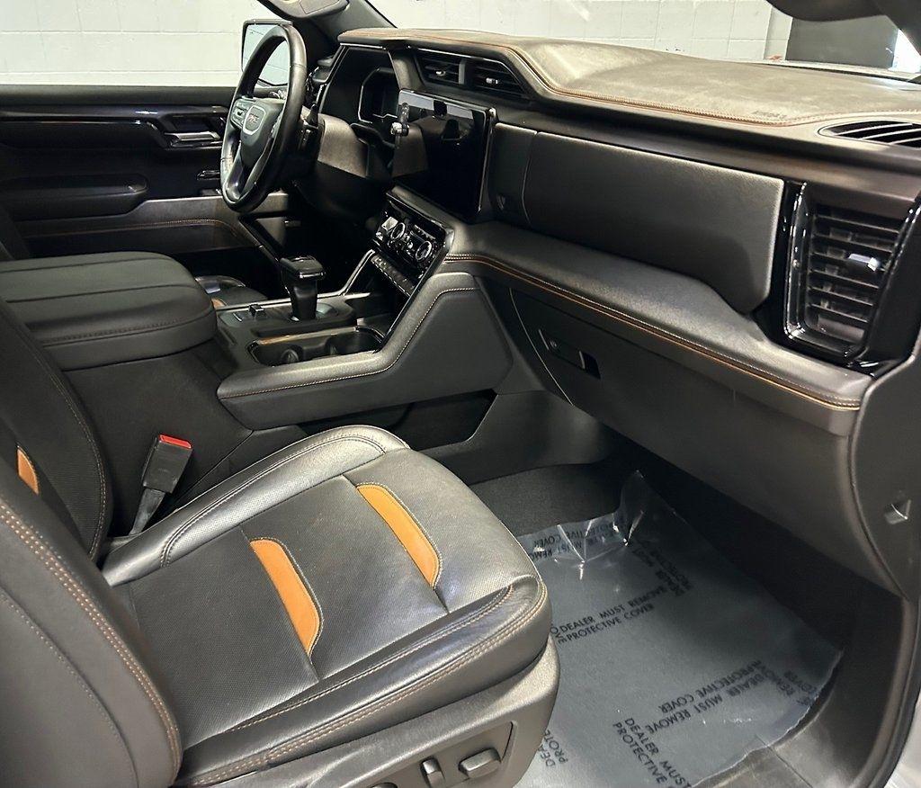 GMC Sierra 1500 4WD Crew Cab 147" AT4 2023